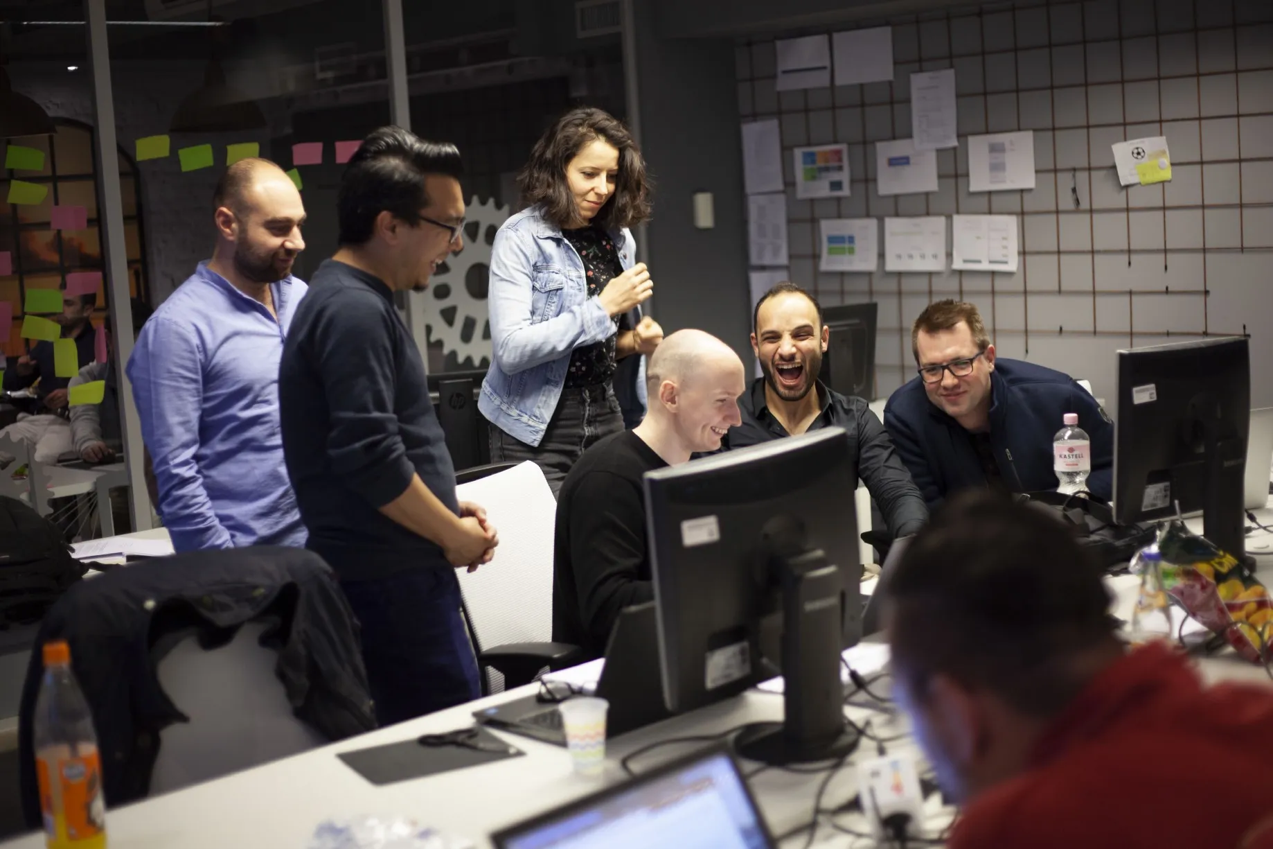 Simon Halimonov as a teacher at a DCI Hackathon
